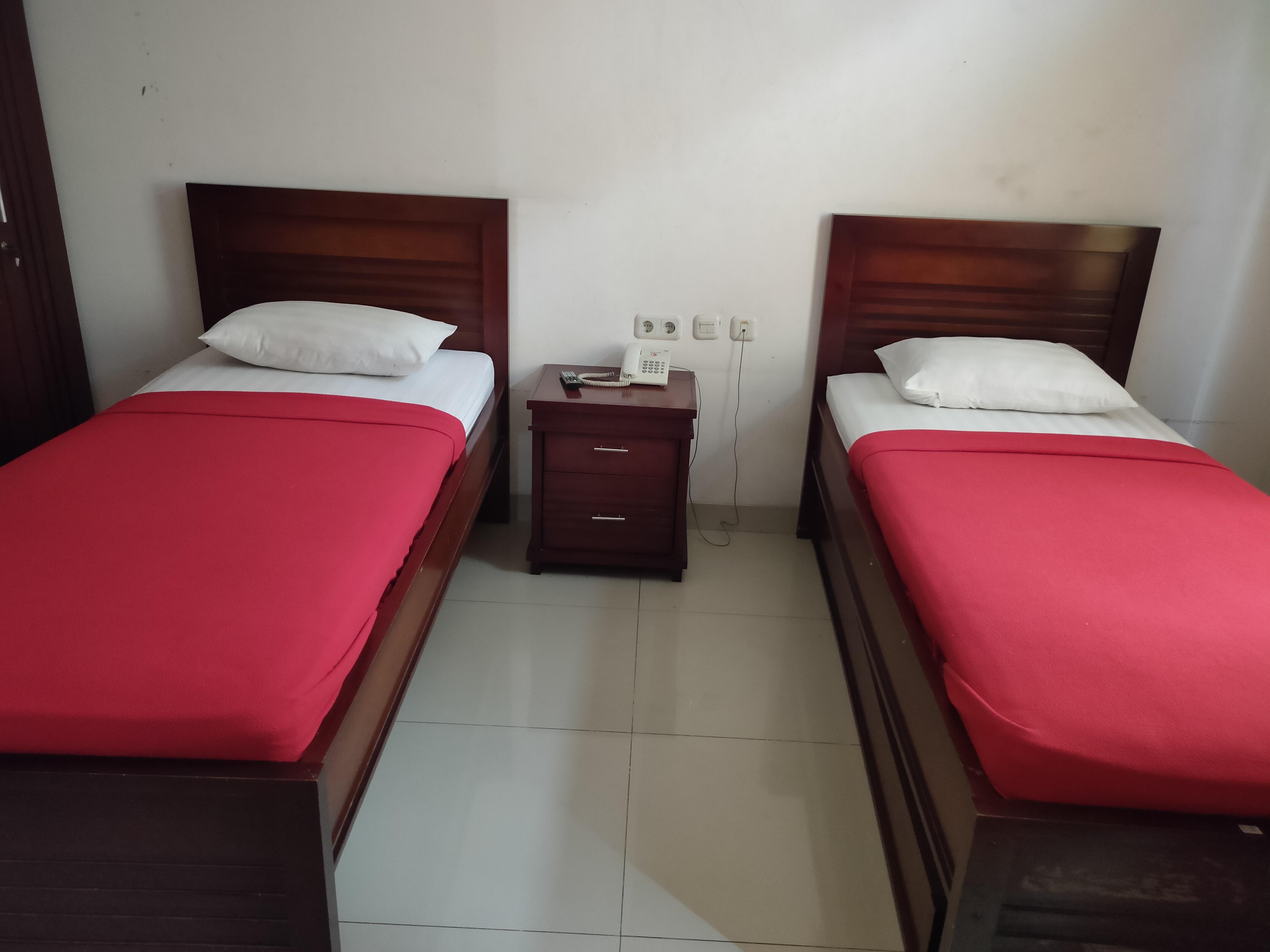 Oyo 3894 Karunia Muslim Syariah Hotel Джакарта Екстериор снимка