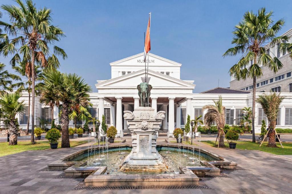 Oyo 3894 Karunia Muslim Syariah Hotel Джакарта Екстериор снимка